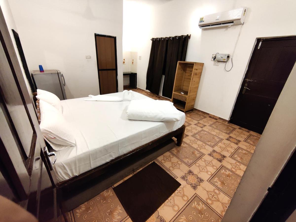 Calangute Turista Hotel Екстериор снимка