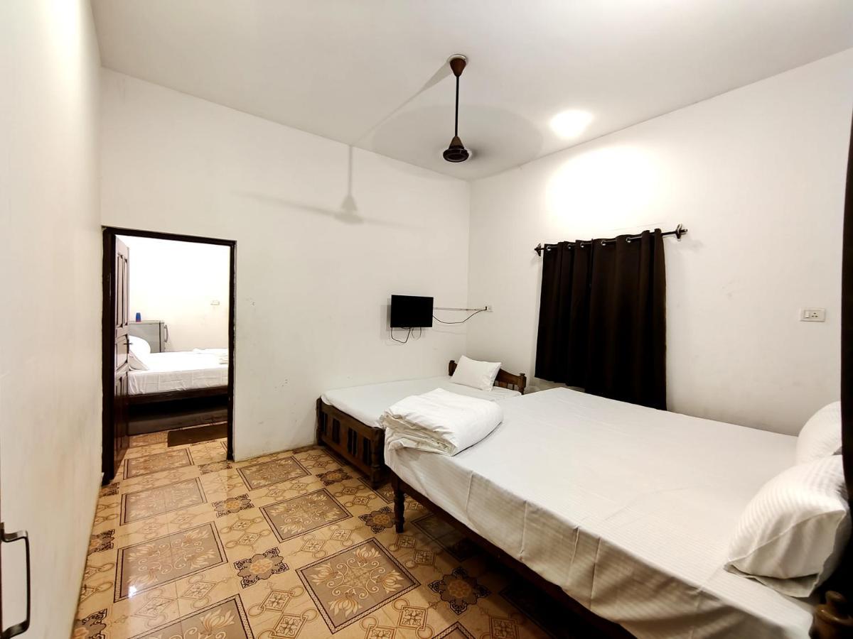 Calangute Turista Hotel Екстериор снимка