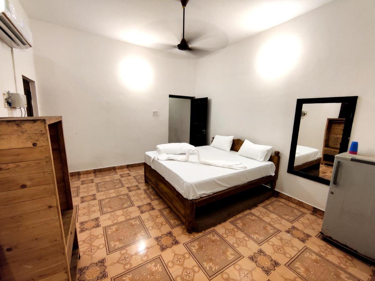 Calangute Turista Hotel Екстериор снимка