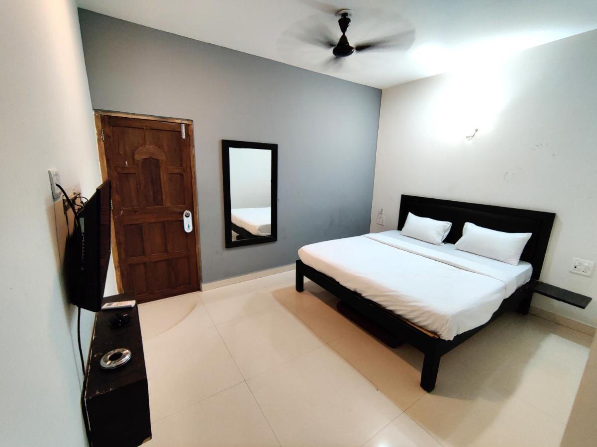 Calangute Turista Hotel Екстериор снимка