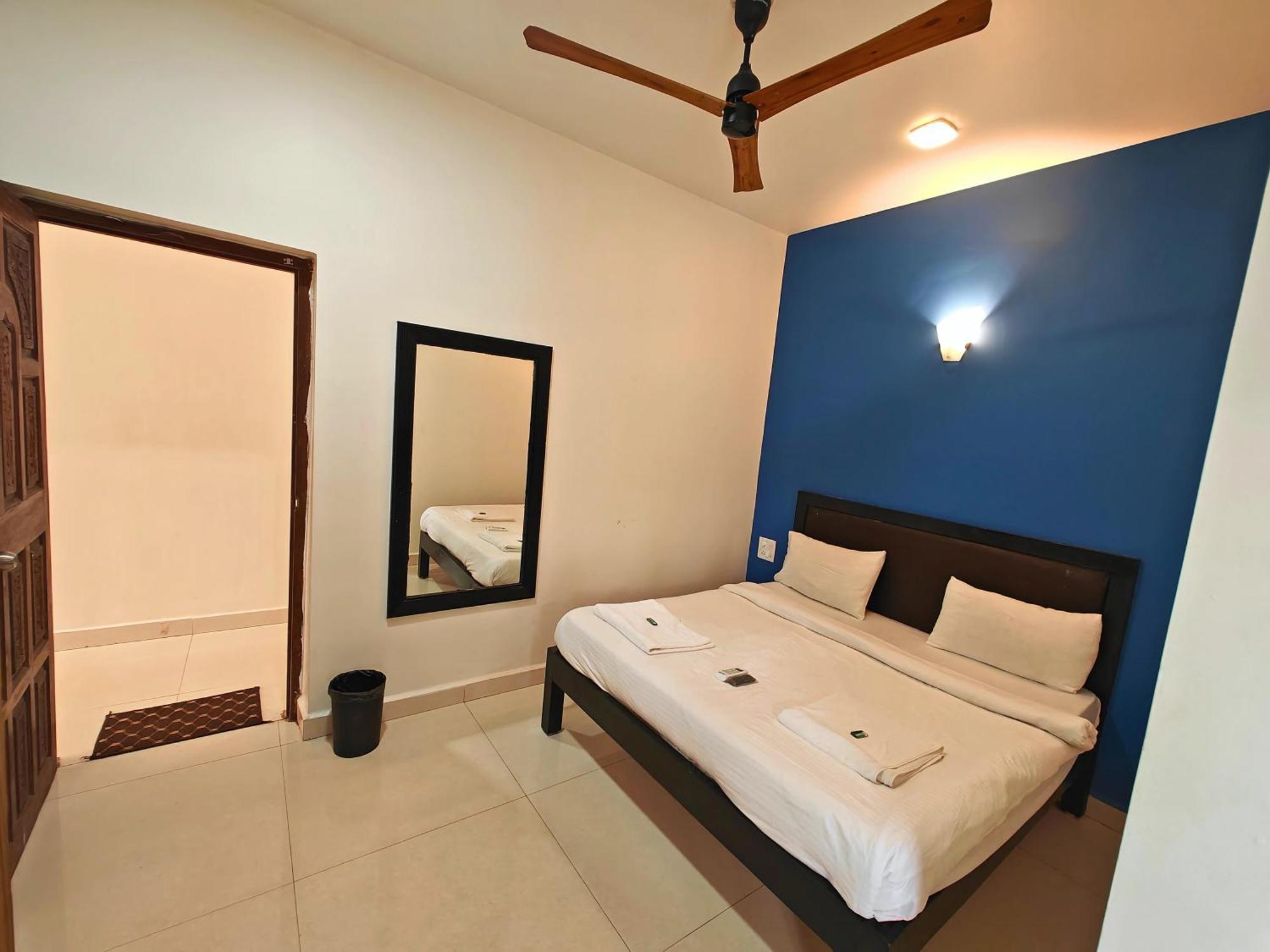 Calangute Turista Hotel Екстериор снимка